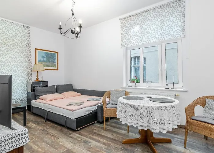 Venti Broniewskiego 1